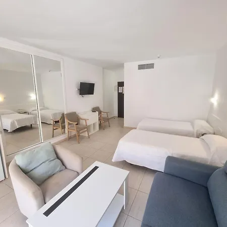 公寓 Pyr And Pool Ii 丰希罗拉