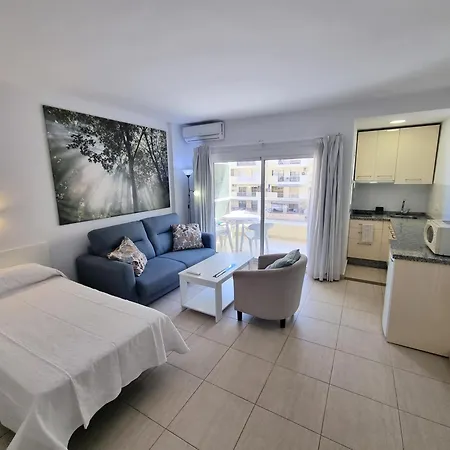 Pyr And Pool Ii דירה *