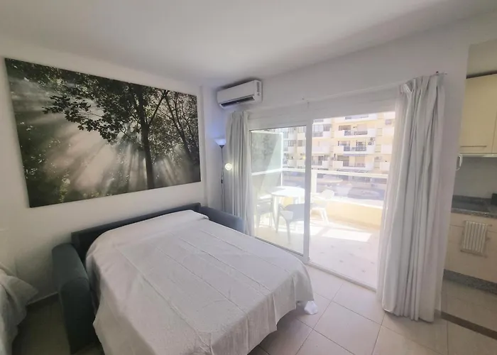 Daire Pyr And Pool Ii *